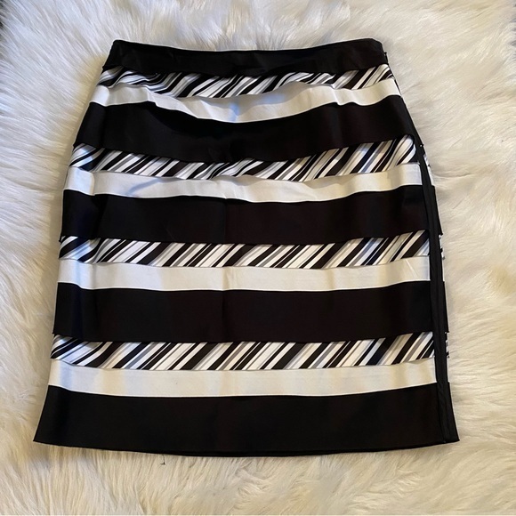 White House Black Market Skirt Zip Women’s Size‎ 10 Zip Black-White - Picture 1 of 9